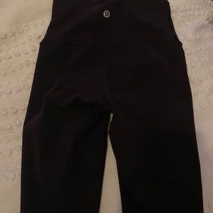 LULULEMON black wunder unders size 2